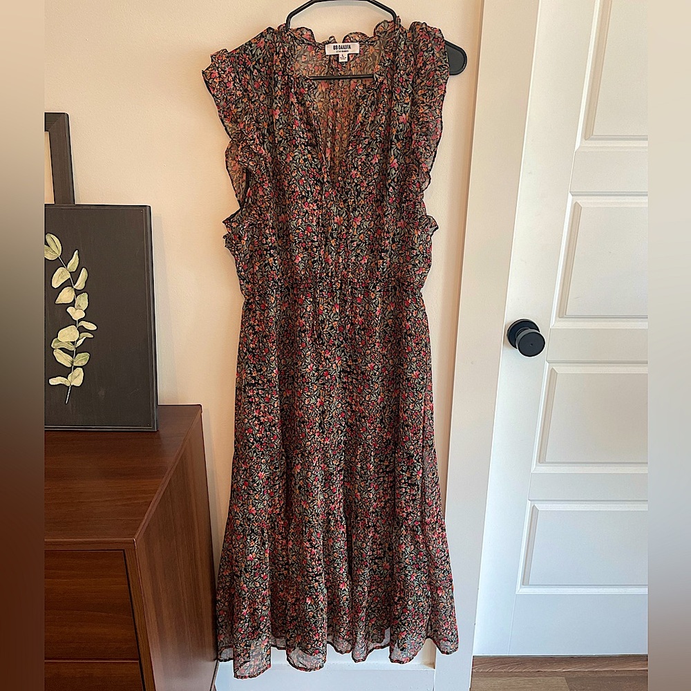 Steve Madden floral print dress. Size large.